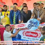 শিশির মনির ক্রিকেট টুর্নামেন্টের ফাইনাল ম্যাচ।সারা দেশে ক্রিকেট খেলা এগিয়ে নিতে পরিকল্পনা হাতে নেয়া হয়েছে—– খালেদ মাসুদ পাইলট।